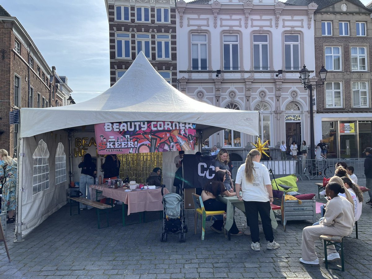 SKEERFESTIVAL <a href="/shertogenbosch/">'s-Hertogenbosch</a>.
Helemaal los!
@PowerUp073 <a href="/SPORT073/">´S-PORT</a> <a href="/Farentsociaal/">Farentsociaalwerk</a> <a href="/Galant_Farent/">Galant-Farent</a> @huis73