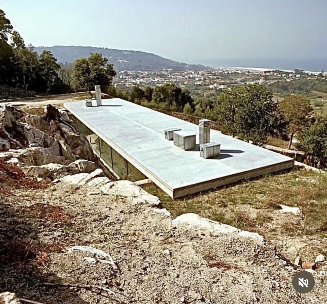 ReuniondeObras's tweet photo. Casa en Moledo
Eduardo Souto de Moura, arquitecto Moledo do
Minho, Caminha,
Portugal 1991-1998
.
#baukunstacademy #baukunst #soutodemoura #portugal #arquitectura #arquitecturamoderna #architexture #modernarchitecture #moledo #house #casa #details #abstraction #abstract #art #bau https://t.co/9dLx35ow1N
