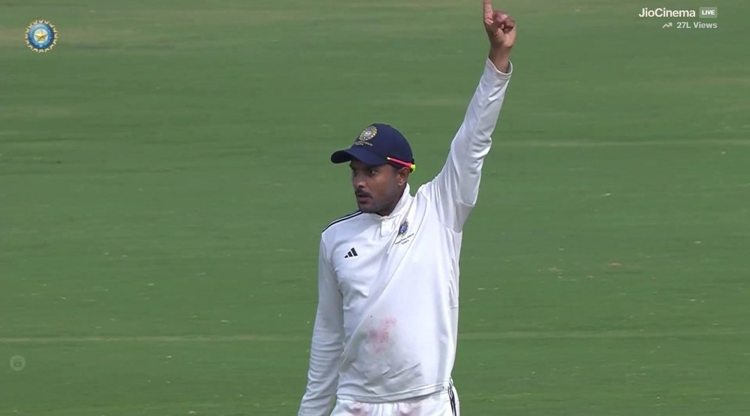 MS_Saini_19's tweet photo. MAYANK AGARWAL LEAD INDIA A WON THE DULEEP TROPHY 🏆🎉

Congratulations team india C👏
#IndianCricket 
#indiac #hamster https://t.co/XeiKi7QGgC