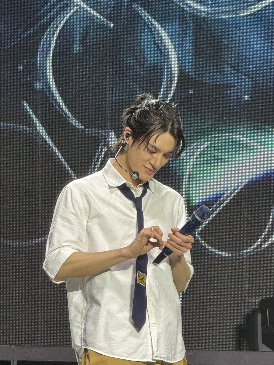 #star.

— KHUSUS MUTUAL AKU AJA —
aku lagi senang banget banget banget karna cowok aku akhirnya gondrong dan di kuncir aaaakk gemec banget! aku mau quick GA kecil-kecilan, e-wallete 30k untuk 2 orang pemenang. aku undi kalo aku udah eling tapi malam ini kok. rt aja! good luck 🫶🏻