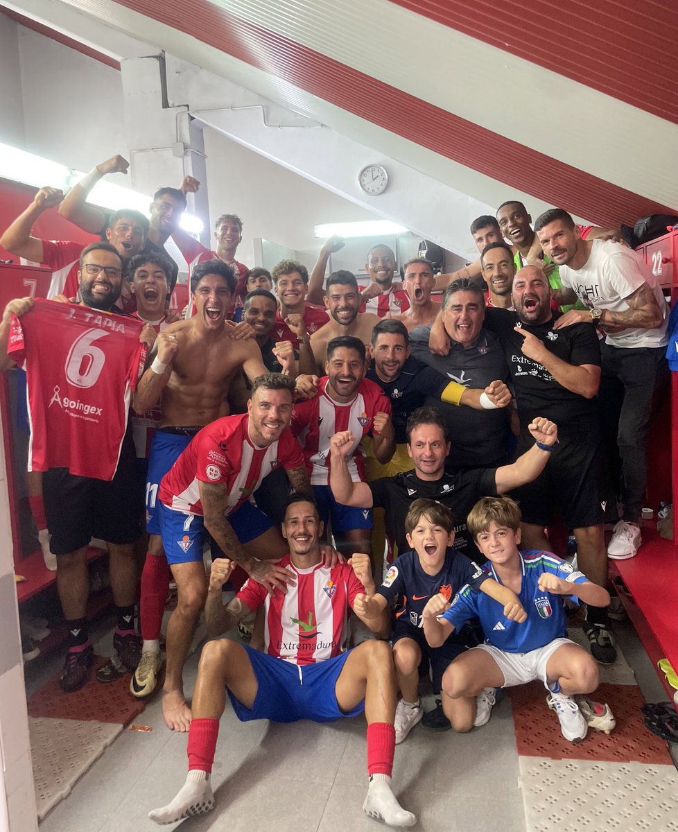 La 📸 que tanto esperábamos 🔴⚪️

🥁🎺🎻