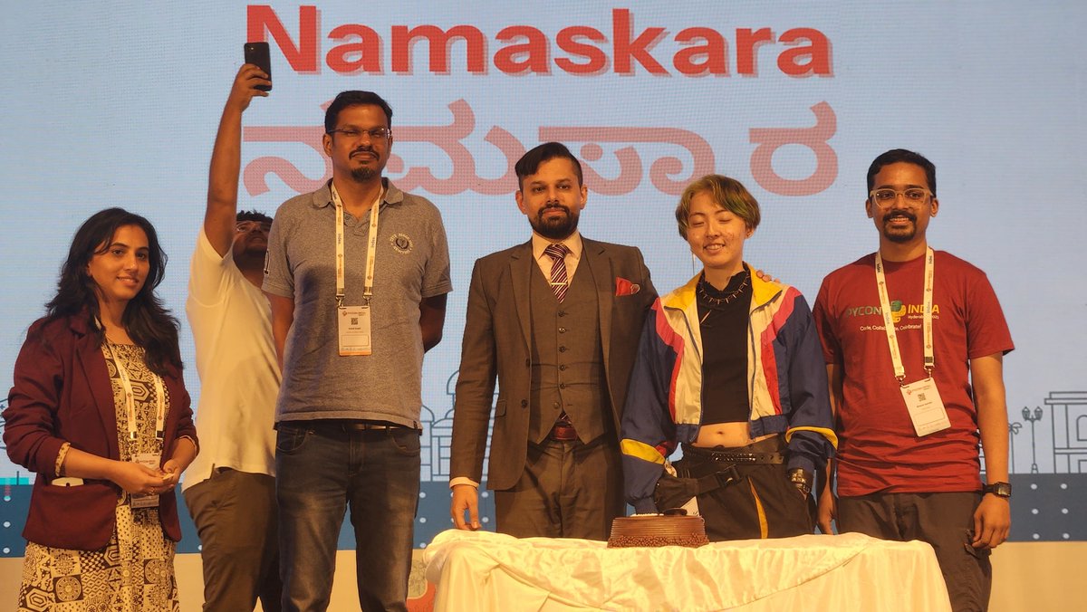 pyconindia's tweet image. Cake cutting for commemorating 15 years of PyCon India 

#PyConIndia2024 #Bengaluru #PyConIndiaTurns15