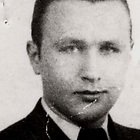 tennysonsarah1's tweet photo. @AuschwitzMuseum >4 generations of this family perished in the Holocaust:
#Freddy, 3[°1938], murdered  #Auschwitz, 26Jul1942, son of
#Barend, 24[°1918], murdered #Auschwitz, 30Sep1942, son of
#Barend, 41[°1900], murdered #Mathausen, 6Sep1941, son of
#Abraham, 69[°1873], murdered #Sobibor 4Jun1943 https://t.co/tVUmnXXwbI