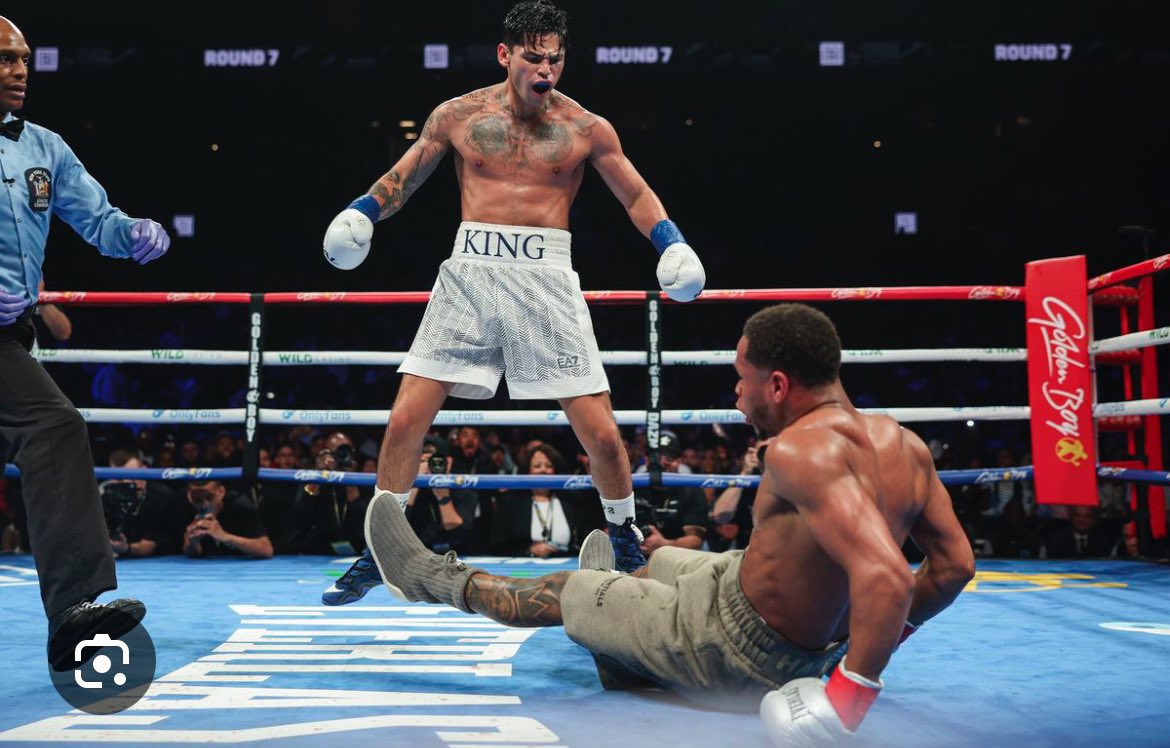 AdrianReyn79551's tweet image. 2024 year of Upsets still going strong!!

1.Fundora 🇺🇸 🆚 🇦🇺 Tszu  
2. Matías 🇵🇷 🆚 🇦🇺 Paro 
3. Haney 🇺🇸 🆚 🇺🇸 Ryan 
4. Joshua 🇬🇧 🆚  🇬🇧 Dubois

What a Year 2024 👀

#Boxing|#Upsets|#Champion