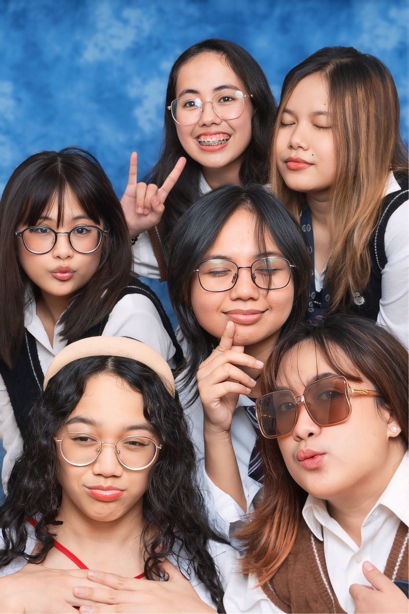 kumichaevlr's tweet photo. Our valo roster reveal xd https://t.co/4q8xRBAFer