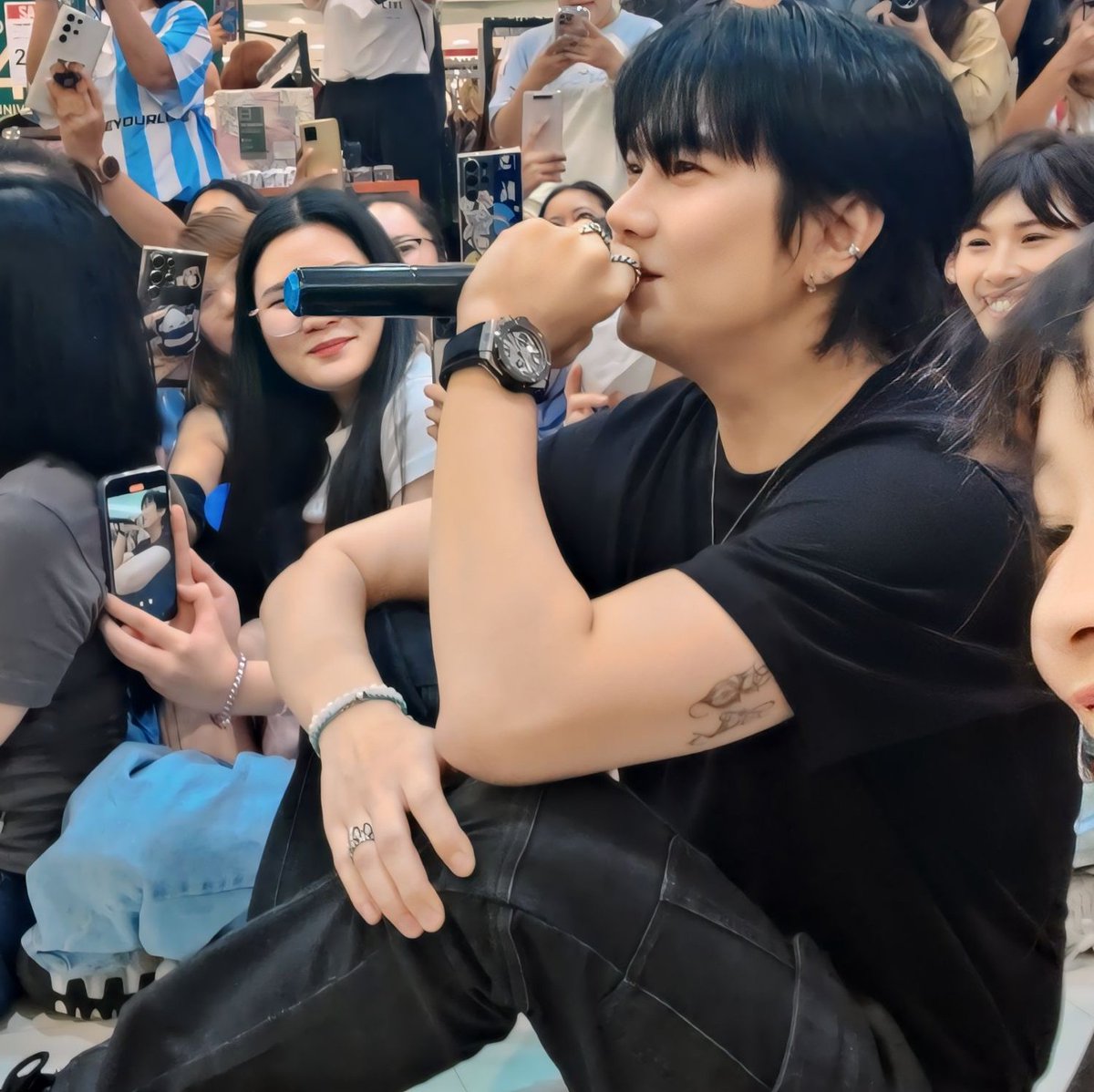 สวัสดีพี่จักร 
ใกล้มาหล่อมาก
พี่จักรของแทร่
Build Wearing Denim
#RBSJackRusselXBuild