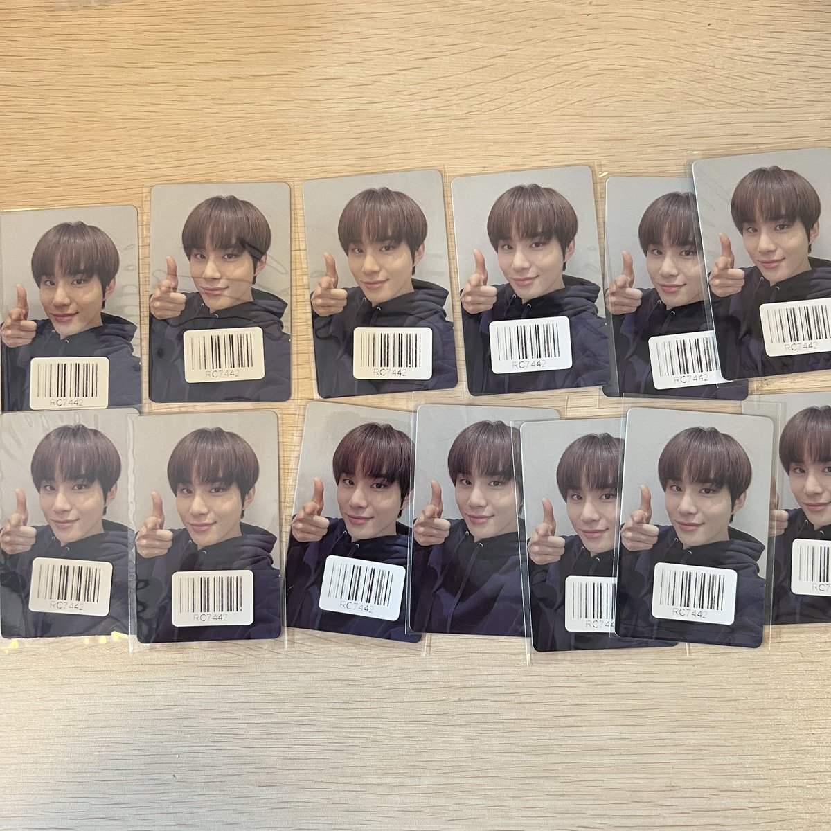 บูสต์ ๆๆๆ❗️

ทางเรามีการ์ด และโพลาลอยด์ของจองอูจากคุณ <a href="/ireallyjae/">gnu𝓳ae ♡‧₊˚</a> มาสุ่มแจกให้สำหรับจองพือค่ะ!

กติกา
- รีทวิตในโควทนี้
- reply ด้วยประโยคที่แอดมินเตรียมให้ในชีทพร้อมติดแท็ก

ประกาศหลังวันที่ 23 กันยายนนี้นะคะ🙇🏻‍♀️

#TodsSS25xJUNGWOO #TodsSS25