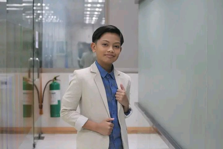 louielajoyg's tweet photo. Fight shawn!

#TVKAkoAngPinili
@Shawnhendrix01
#TVKShawnAgustin

Shawn on TheVoiceKidsPH
ShawnHendrix on TVK https://t.co/6Eyjo4Tiaj
