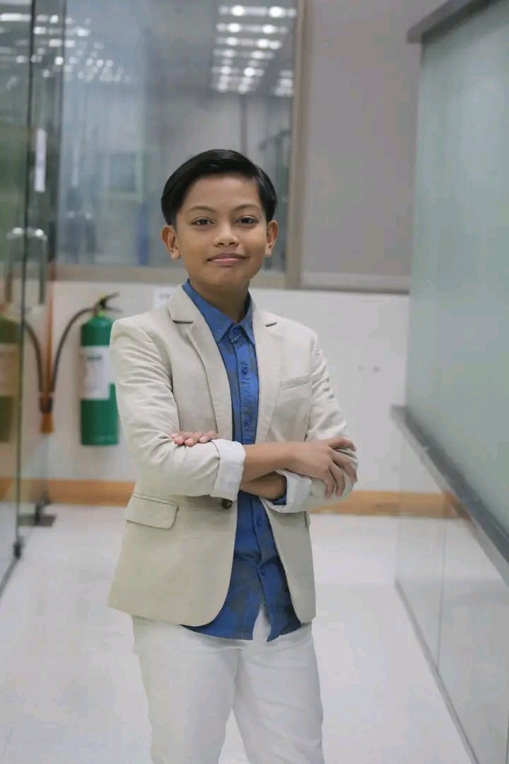 louielajoyg's tweet photo. Fight shawn!

#TVKAkoAngPinili
@Shawnhendrix01
#TVKShawnAgustin

Shawn on TheVoiceKidsPH
ShawnHendrix on TVK https://t.co/rZItMdjqYw