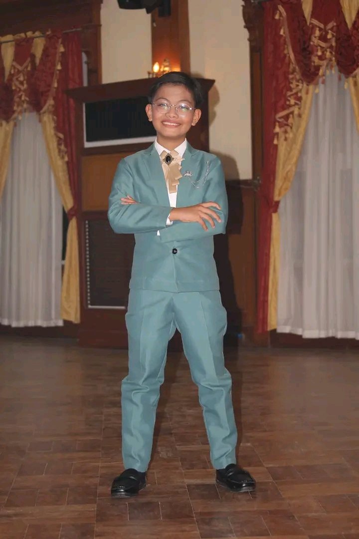 louielajoyg's tweet photo. Don't let embarrassment control you!

#TVKAkoAngPinili
@Shawnhendrix01
#TVKShawnAgustin

Shawn on TheVoiceKidsPH
ShawnHendrix on TVK https://t.co/YLQeUazHKM