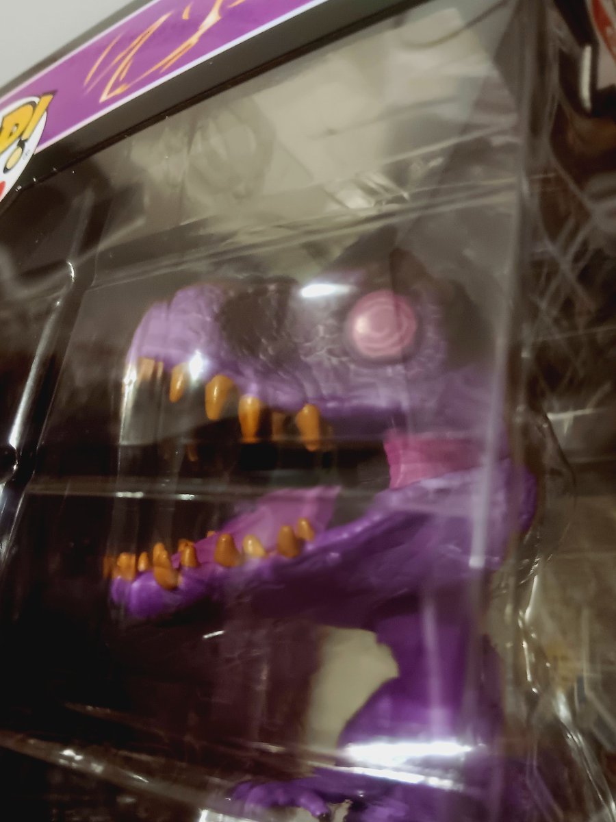 Cute_PurpleRose's tweet image. Two new pops! Love Donkey! Also I pre-ordered this indominus rex and it was a 50/50 gamble if I was gunna get the chase edition, and I did! Yay cause I wanted the chase! Look at those swirly eyes lolz #FunkPops #Shrek #JurassicWorld #Donkey #IndominusRex #FunkoFusion