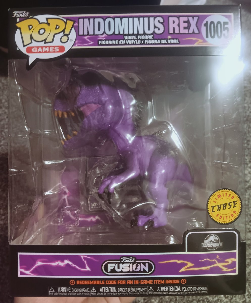 Cute_PurpleRose's tweet image. Two new pops! Love Donkey! Also I pre-ordered this indominus rex and it was a 50/50 gamble if I was gunna get the chase edition, and I did! Yay cause I wanted the chase! Look at those swirly eyes lolz #FunkPops #Shrek #JurassicWorld #Donkey #IndominusRex #FunkoFusion