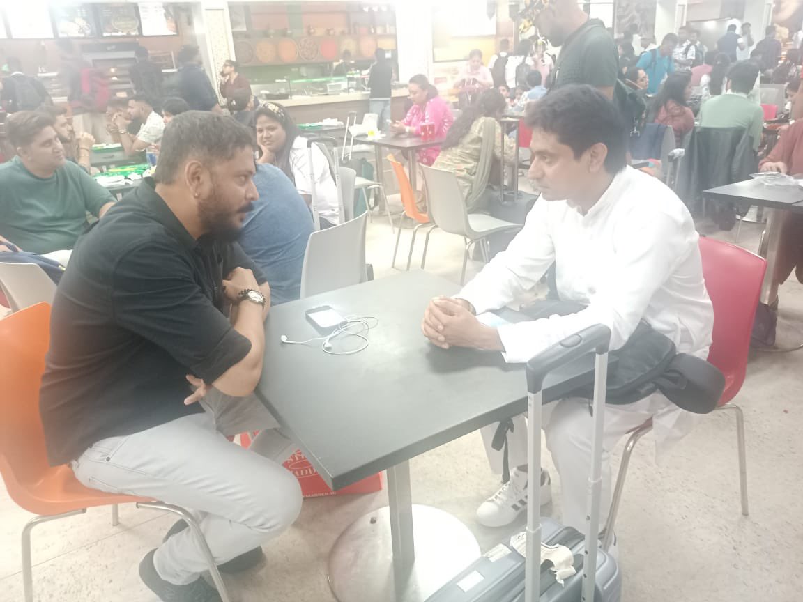 kvc_team's tweet photo. भारतीय राष्ट्रीय कांग्रेस के राष्ट्रीय अध्यक्ष @Uday_Bhanu9 जी से मुलाकात कर उन्हें अध्यक्ष बनने पर बधाई दी गई और संगठनों के मुद्दों पर भी सार्थक चर्चा करते हुई हमारे भांचा प्रभु श्री राम के ननिहाल छत्तीसगढ़  आने का आमंत्रण दिया ।
#छत्तीसगढ़  #YouthCongress @IYC @Kshitij_Dau https://t.co/G699Mq5QR4
