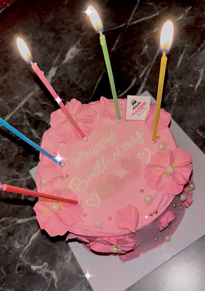 finncoromochi's tweet photo. きのう誕生日を迎えました🎂🩷
KAOが可愛すぎるケーキで
お祝いしてくれたよ〜🌸♡いぇーい
そしてちょっとご報告〜🫧( ᴖ_ᴖ ) https://t.co/VxB8p8qTDa