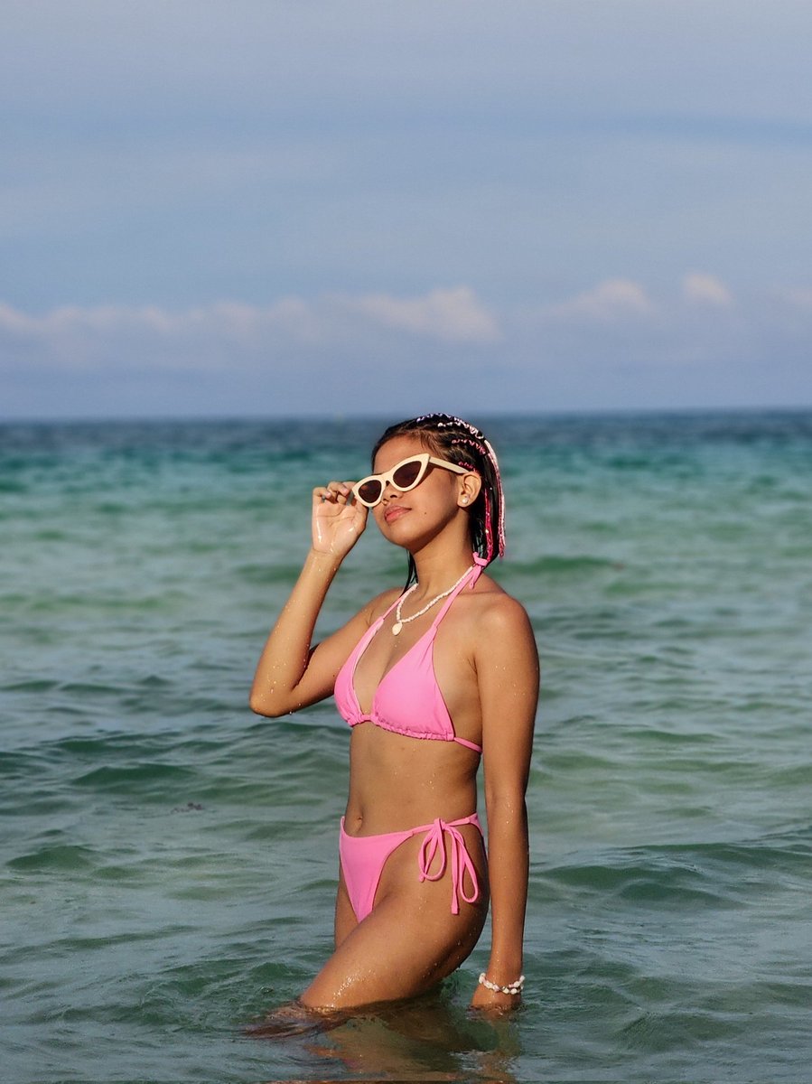 gabriyelaaa__'s tweet photo. hot (pink) ❤️‍🔥💋 https://t.co/BmUIM57afn