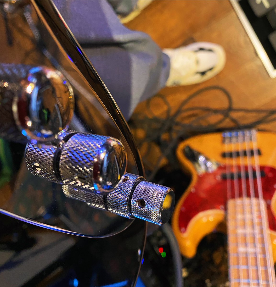 kouichifunabiki's tweet photo. NK session 溝の口neonera
メンバーみんなのプレイに刺激を受けながら自分の居場所を見つけつつ演奏出来た楽しいLiveだったな！AtelierZのM245でスラップやる時のセッティングがだいぶ見えてきた！
#bass #AtelierZ #M245 #M265 https://t.co/ysNCuoFP86