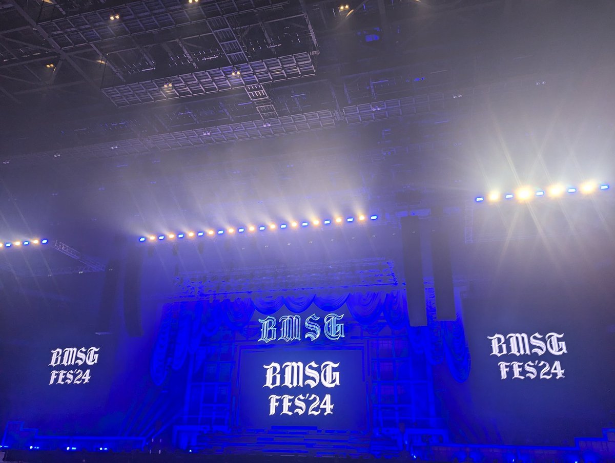 akh_thefirst's tweet photo. 遅くなったけどBMSGフェス昼公演めちゃ楽しかったー！#BMSGFES Kアリーナ音いいし、演出よすぎ‥！席もよかった😭 https://t.co/BBipmL9Eaw