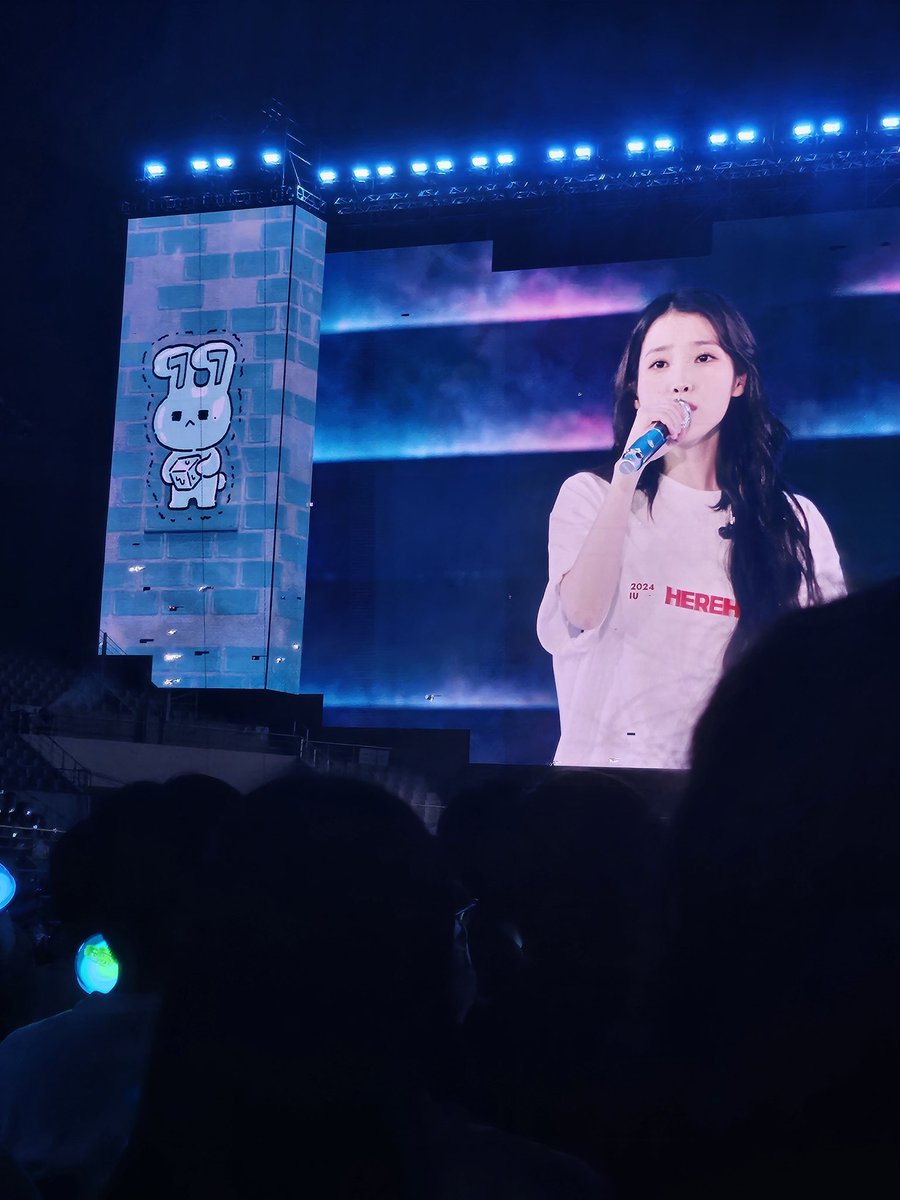 Louis❄ tweet media