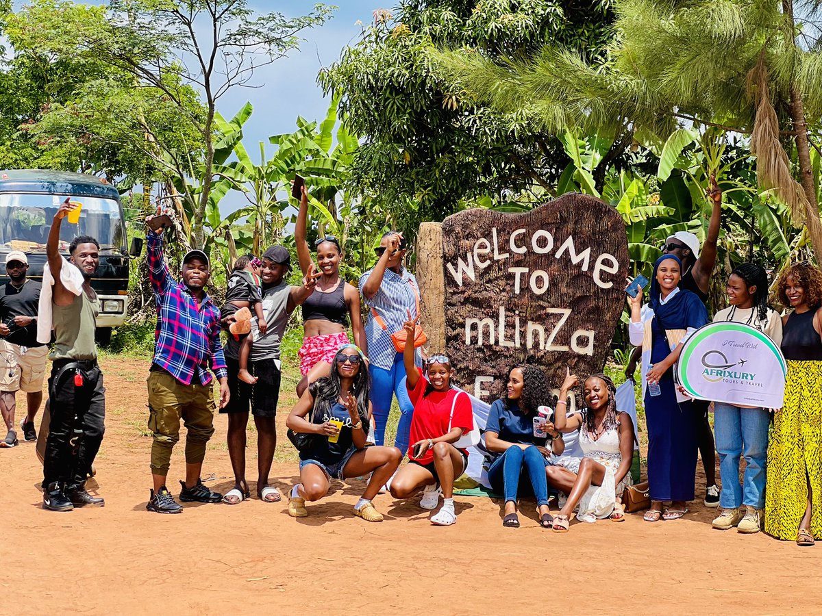 afrixury's tweet photo. We are here for the Weekend Vibes 😎 @LinzaFarm 🔥💃🕺
#Afrixury_Travel _Team #lifestyle https://t.co/k7BmAiPX7Y