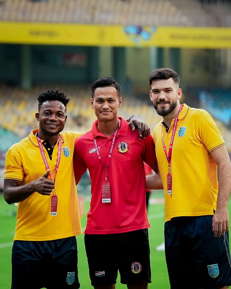 KeralaBlasters's tweet image. All smiles as we step into the action! 👋😎 

#KBFCEBFC #KBFC #KeralaBlasters