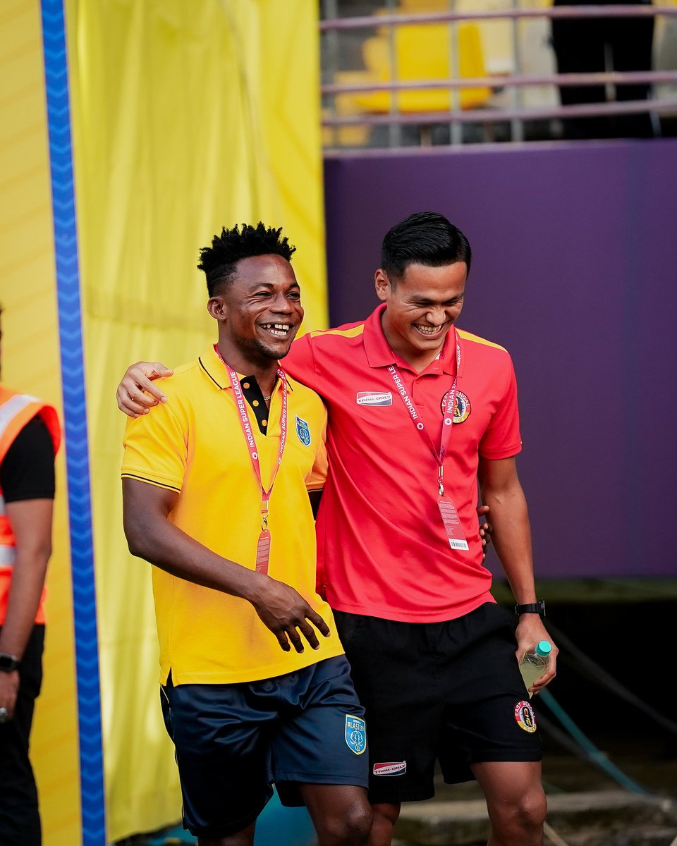 KeralaBlasters's tweet image. All smiles as we step into the action! 👋😎 

#KBFCEBFC #KBFC #KeralaBlasters