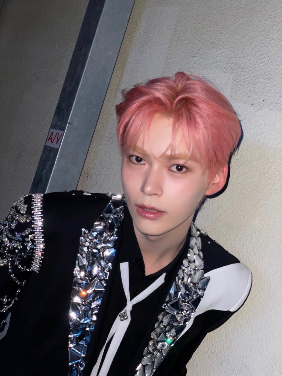 ZB1_official's tweet image. _💌

제로즈~🌹
이번 콘서트 3일은 너무나도 큰 에너지로 다가왔어요. 이제 시작이니까 앞으로도 멋있고 진심을 담은 모습 많이 보여줄게요!

그리고 울었다고 물떡이라고 놀리면 혼난다요😤 사랑해요❤️

#SUNGHANBIN #성한빈
#ZEROBASEONE #ZB1 #제로베이스원