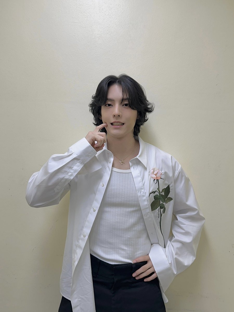 BTOBCOMPANY's tweet photo. [📂]

📂 B:CHIVE
└📁 2024 HUTAZONE [24/7] 2회차

새벽 공기에 멜로디가 떠오를 때
꿈만 같은 허타존 기억을 품에 안고
하루를 또 살아갈게요! 조심히 들어가요❤️

#비투비 #BTOB
#FANMEETING #HUTAZONE
#이민혁 #LEEMINHYUK 
@btob2mh https://t.co/WIYuiIoILY