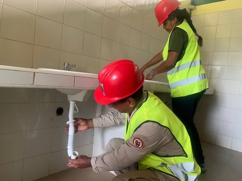 Bricomiles en acción ! Movimiento del pueblo ante los bloqueos de sadismo del imperio y sus lacayos, contra ancianos, mujeres y niños !

#FANB 
#IntegrarEsVencer