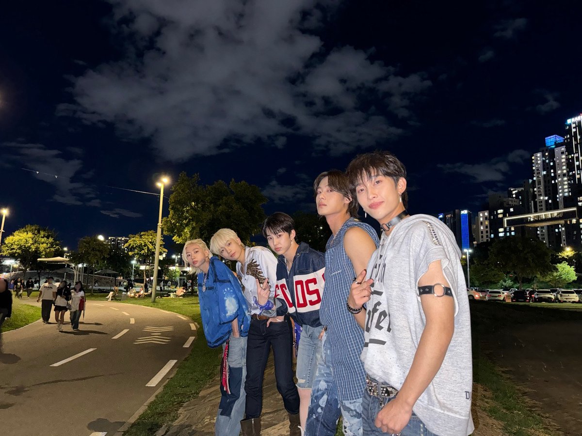 k*n様 HiFiUnicorn ハパユ ライト 📸] 서울 야경 (ソウルの夜景)🌃🌕 🎧Hi-Fi Un!corn - 1st ALBUM