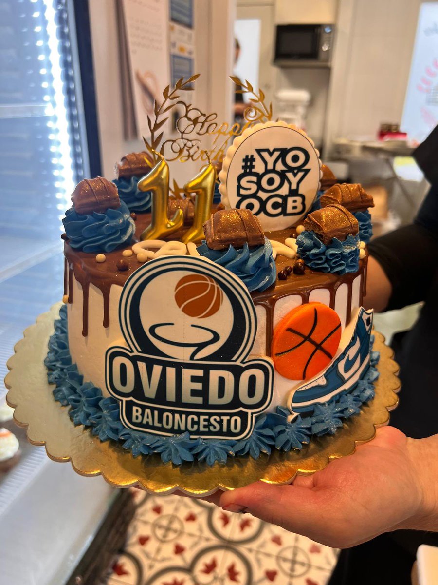 👏 Tenemos unos sponsors que son para comérselos. 

🎂 @SomosEnerthy celebró ayer un cumpleaños muy especial con una tarta es una chulada.

😋 Esperamos que la disfrutárais como lo vamos a hacer esta temporada 

#alimerkaocb
#yosoyocb