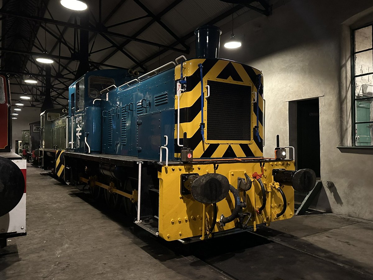 AllsoppKyle's tweet photo. British rail class 03 03078 stands in Marley Hill engine shed making it the first BR diesel in the shed. https://t.co/gDFYxIXCAA