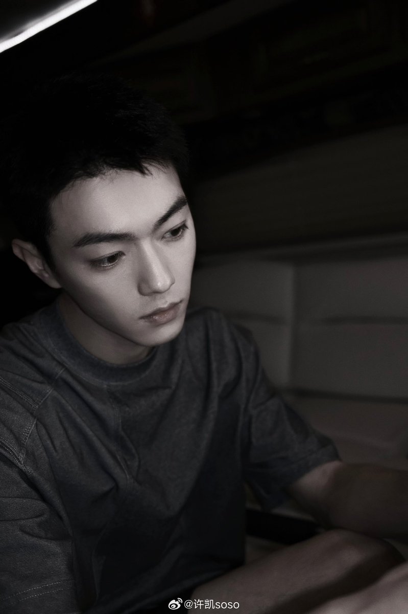 achooboon's tweet photo. ผู้ชายอายุจะเลข 3 ตัดผมสั้นแบบนี้เมียทางนี้ก็หวีดเหนื่อยแย่สิค้าบ 🫠
#สวีข่าย #XuKai https://t.co/WLwci69K33