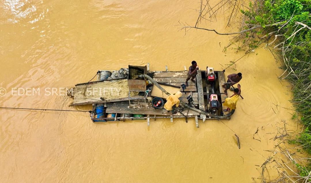 ndfwestafrica's tweet photo. Water does not come from the taps. It comes
from the rivers. Join the fight against destruction
of our water bodies.
 #StopGalamseyNow #WeNeedCleanRivers #SaveRiversToday
@darylbosu @AtoDennis @arochaghana @ndfwestafrica @WACAM_ghana @MBawumia
@Rivers_of_world @NAkufoAddo https://t.co/7yqHH8bJ4m