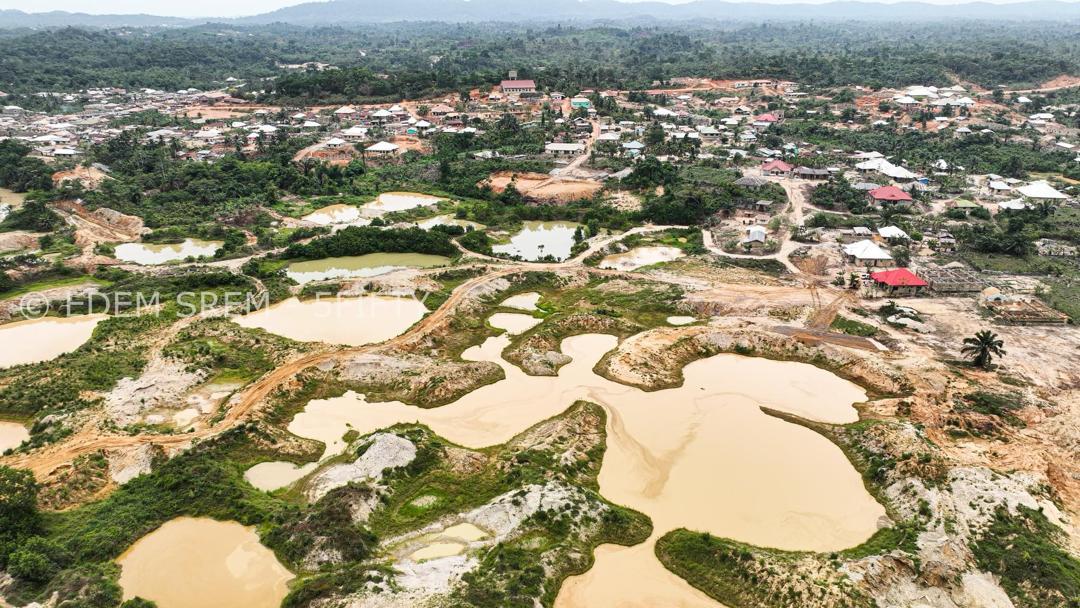 ndfwestafrica's tweet photo. Water does not come from the taps. It comes
from the rivers. Join the fight against destruction
of our water bodies.
 #StopGalamseyNow #WeNeedCleanRivers #SaveRiversToday
@darylbosu @AtoDennis @arochaghana @ndfwestafrica @WACAM_ghana @MBawumia
@Rivers_of_world @NAkufoAddo https://t.co/7yqHH8bJ4m