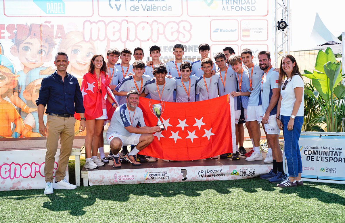 🔝🚹🥉¡Terceros de España!

Nuestra selección termina imponiéndose a los chicos de <a href="/FPadelIB/">Federació Pàdel IB</a> en un último cruce de infarto y se cuelga el bronce en Campeonato de España por SSAA de Menores🇪🇸 2024

👏🏻¡Felicidades!

<a href="/deportecmadrid/">Deporte▪️Comunidad de Madrid</a> <a href="/padelfederacion/">Federación Española de Pádel</a> <a href="/bullpadelsport/">Bullpadel</a> <a href="/fisiosaludmas/">Fisiosalud+</a>