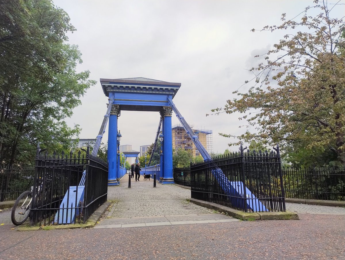 mark_mcintyre's tweet photo. Out and about for @ICE_engineers' guided walk of Glasgow's over the Clyde for @Glasgowdodf. 🌉

Something I hadn't really considered til now: 𝘸𝘩𝘺, 𝘸𝘩𝘦𝘯 &amp; even 𝘩𝘰𝘸 each one was made to span the river all has a story to tell about the city and its priorities of the time. https://t.co/aW7JaQiTV4