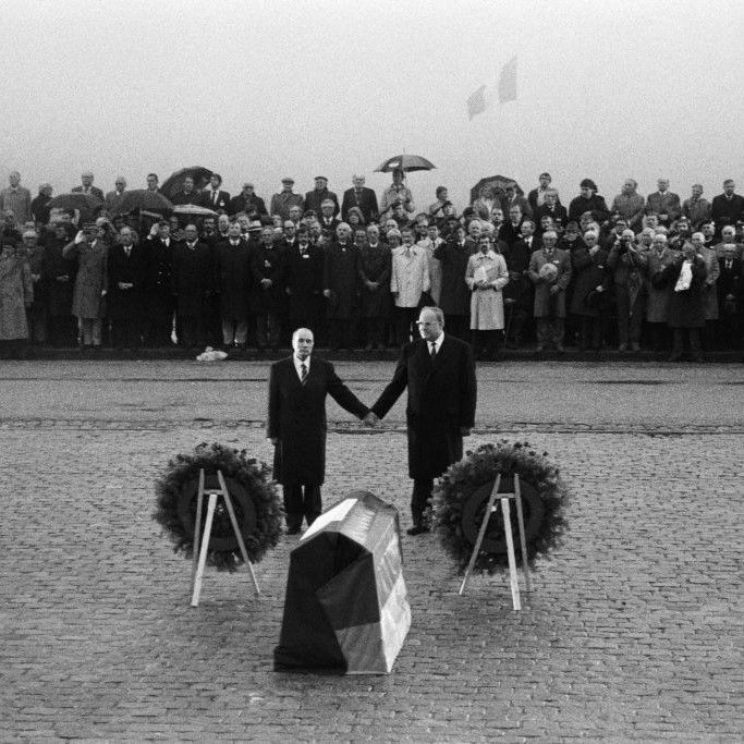 ๐ง๐ช Ambassador Eric De Muynck (@belgiumarmenia) on Twitter photo Precisely 40 years ago, ๐ซ๐ท President Mitterrand and ๐ฉ๐ช Chancellor Kohl stood hand in hand in ๐ซ๐ท Verdun.
On 5/6/2024, H. Vos and F. Grapperhaus reenacted this historic and memorable scene in Yerevan ๐ฆ๐ฒ. A moment of intense emotion and hope. A call for peace๐๏ธ.
<a href="/MFAofArmenia/">MFA of Armenia๐ฆ๐ฒ</a> Precisely 40 years ago, ๐ซ๐ท President Mitterrand and ๐ฉ๐ช Chancellor Kohl stood hand in hand in ๐ซ๐ท Verdun.
On 5/6/2024, H. Vos and F. Grapperhaus reenacted this historic and memorable scene in Yerevan ๐ฆ๐ฒ. A moment of intense emotion and hope. A call for peace๐๏ธ.
<a href="/MFAofArmenia/">MFA of Armenia๐ฆ๐ฒ</a>