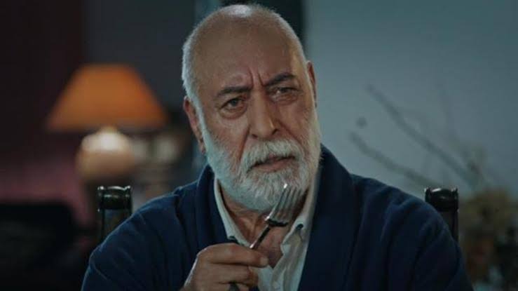 Magazin_Medya07's tweet photo. Hudutsuz Sevdaya Hamdi Baba Gelsin Mi ? @hudutsuzsevda_ @bahadirozdener
#HudutsuzSevda
#hamdibaba
#muhammedcangören
#abuzerkömürcü https://t.co/tQc8AGOgV4