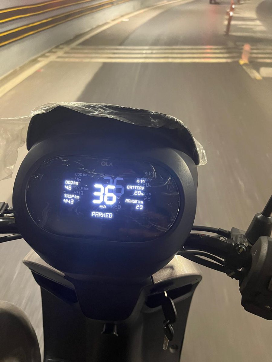 SwastiBaghel's tweet photo. DO NOT BUY THE OLA Scooter, worst company for EVs!
I bought an Ola S1 X on Aug 15, 2024. Since then, I’ve faced issues like late delivery, sudden battery draining, unresponsive service &amp; difficult process to raise complaints.
It’s been frustrating &amp; a total waste of money! https://t.co/5GZ6nhjEaE