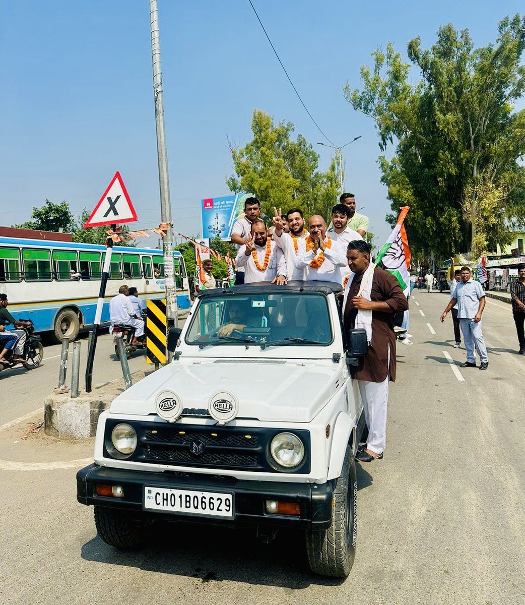 आज श्री चंद्रमोहन जी के साथ विभिन्न कार्यक्रमों में शिर्कत कर पंचकुला के निवासियों से वोट की अपील की गई। <a href="/sidbishnoi/">Siddharth Bishnoi</a>