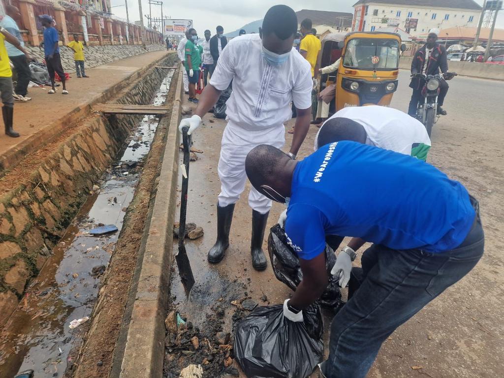 <a href="/aciabuja/">African Clean Up Initiative - Abuja Chapter</a> commemorating World Cleanup Day at Dutse Market in Abuja. 

Thanks to our amazing volunteers for doing justice to the #greenwork 

#ClimateEmergency #WorldCleanupDay <a href="/acinigeria/">#ACI</a> <a href="/ecobravouk/">Eco Bravo</a> <a href="/LuvSustainables/">SUSTAINABLES.EARTH</a> #ClimateAction
