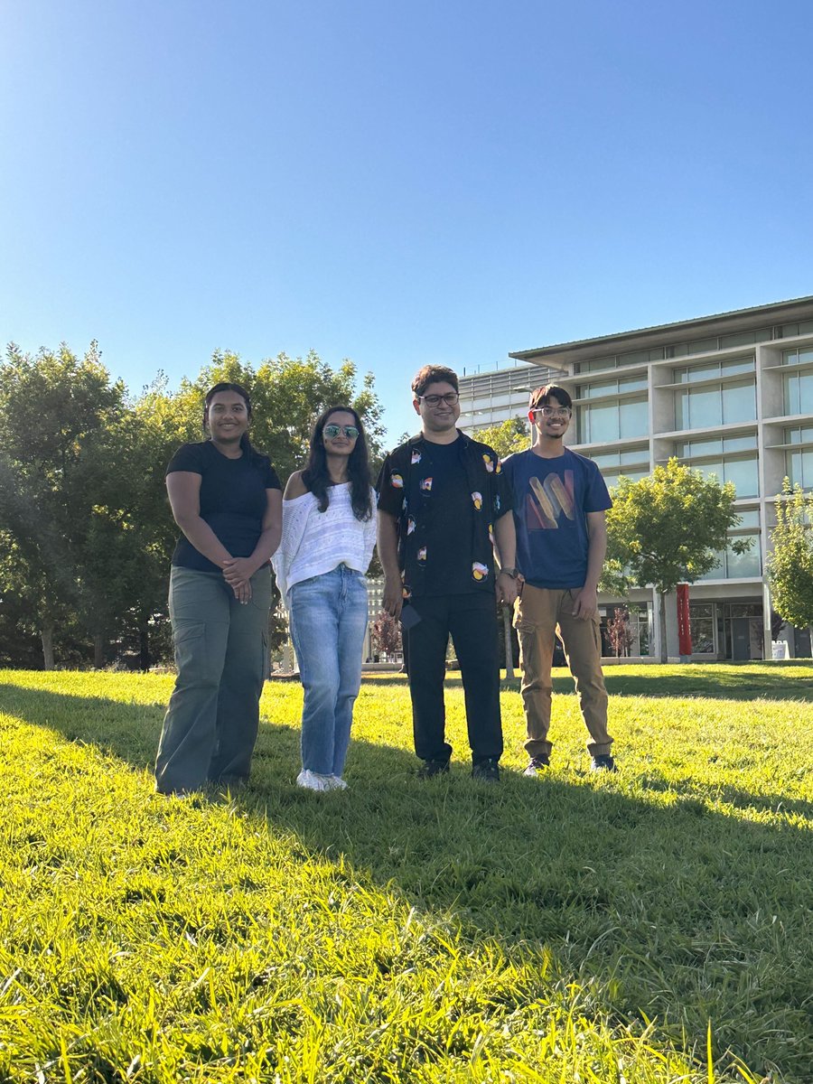 theiilab's tweet photo. We received nearly 100 applications for our high school intern program this year! Four talented students joined us, working on human-robot interaction and gestural interfaces. Yesterday, they visited the lab with their families and met our grad students. What a great day! #intern https://t.co/WWCreLBXb6
