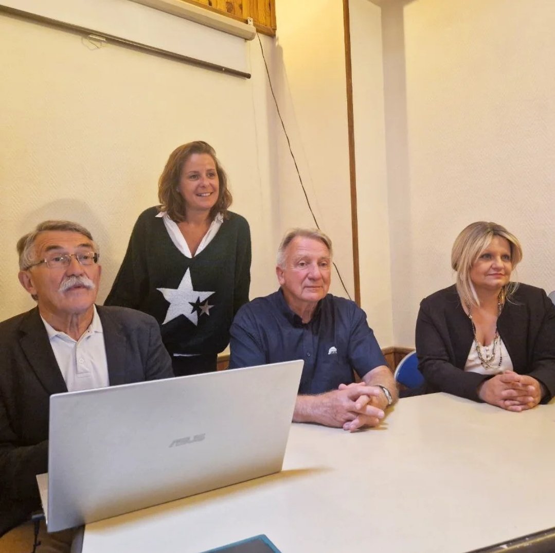 RNational_41's tweet photo. Réunion du #RN41 axée sur la préparation des prochaines élections municipales, soulignant l'importance de construire notre légitimité au niveau communal, nous devons poursuivre notre dynamique en restant présents et impliqués dans la vie de nos villes et villages.
Rejoignez-nous! https://t.co/wACDWU1t6F