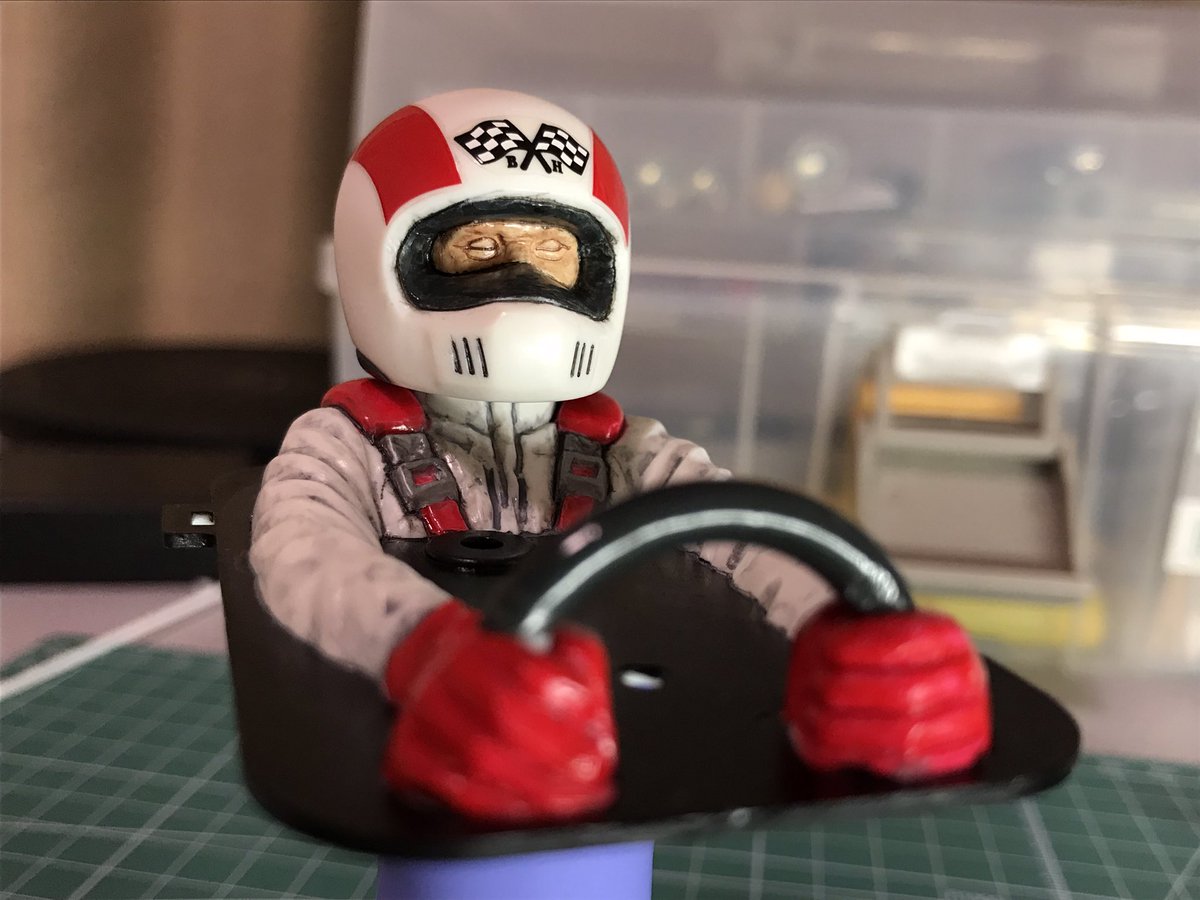 rogertheplamo's tweet photo. 久しぶりにプラモ塗装しました。
ヘルメットの色悩んだ結果に無塗装っていう。 https://t.co/zZgKt0dxOT
