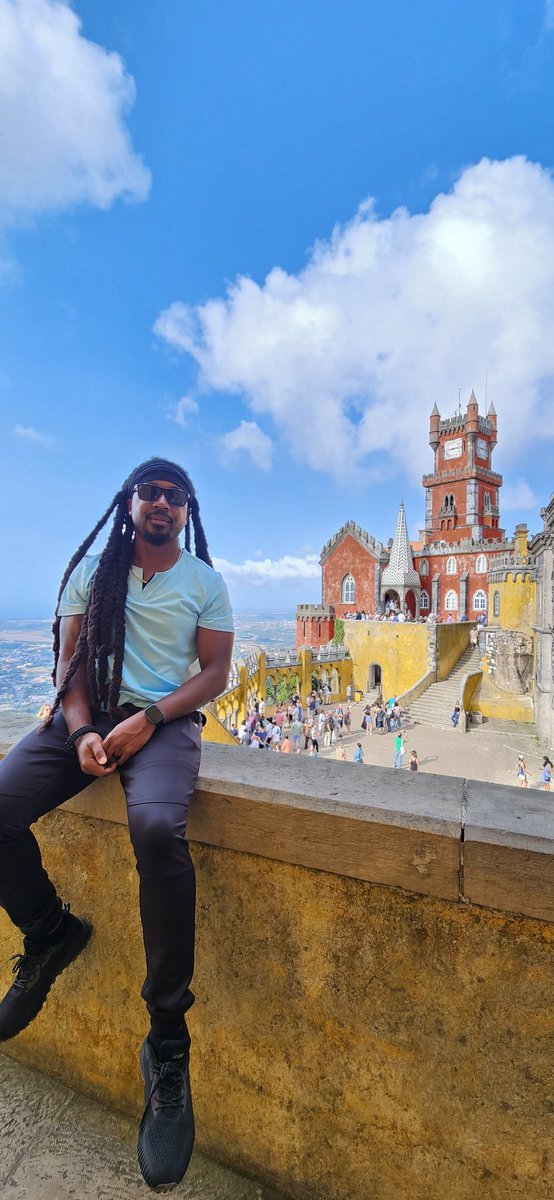 Tsquare_24's tweet photo. PORTUGAL was amazing!  From the stunning coastlines of the Algarve, to the scenic wine country of Porto, and the vibrant energy of Lisbon, Sintra, and Cascais—this trip was a DOPE. I truly had a great time celebrating my birthday!#Portugal #Porto #Algrave  #SimplePhysics #Travel https://t.co/oFrIsOY8vm