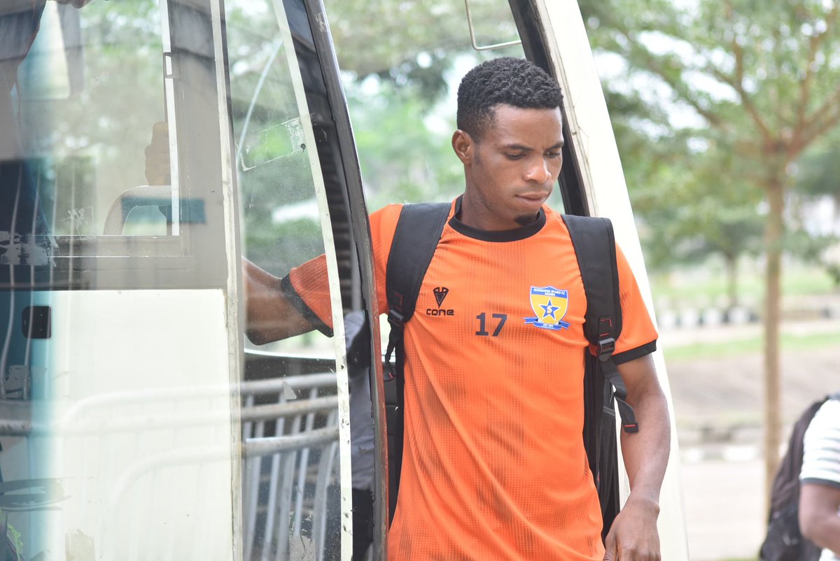 ssstarsupdates's tweet photo. Team Arrival: Owena Whales touched down for the clash against @AbiaWarriors
Kick off 🔜
🟠⚪️🔵✨
#SUNABI // #NPFL25
#Owenawhales
#SunshineStarsUpdates https://t.co/3BzdD4o0wD