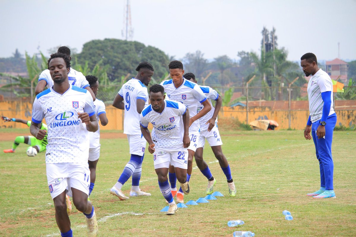 SCVillaJogoo's tweet photo. 70' Twenty minutes left on the clock, the deadlock is still not broken 

#MBHSCV || 🔵(0-0)⚪  
#LinglongBoys  
#TheJogoos 🔵 https://t.co/bLkDMXBM1j