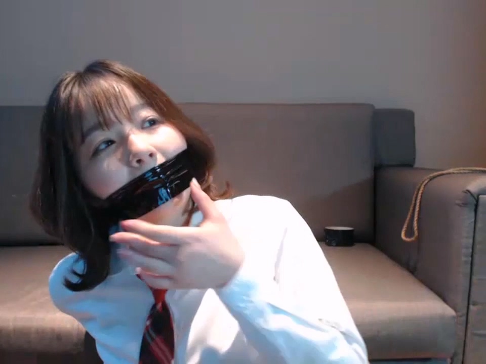 xiaoyuandom's tweet photo. 三小时美女悠悠绳艺直播完整版  现在已经绝版的片子
且看且珍惜，更多老片还有新片可进群
https://t.co/z13Ol3QPLK https://t.co/lHkwIStOq2