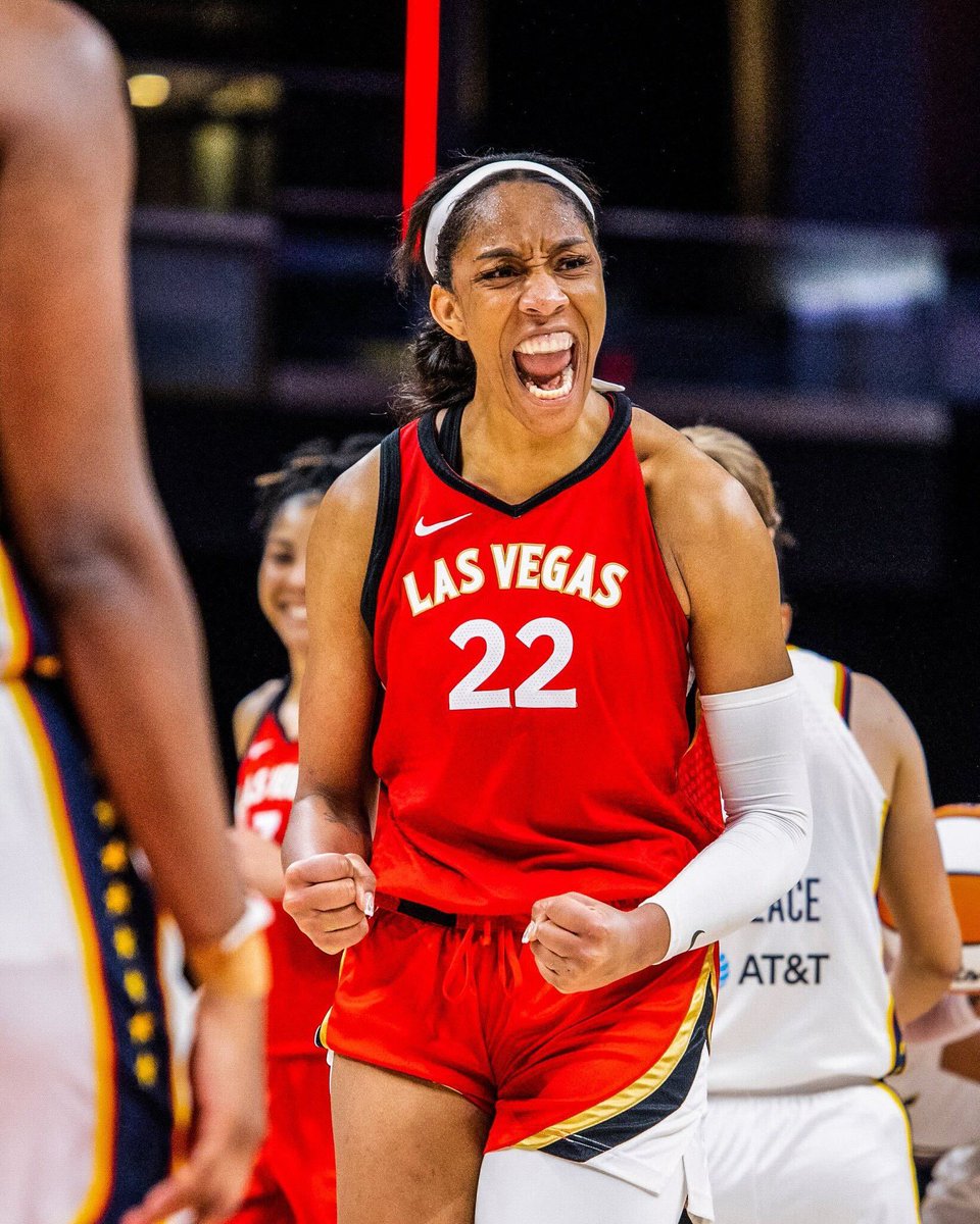 FOS's tweet photo. A quick 2024 recap for A’ja Wilson:

• Signed with Gatorade
• Scored a record 1,021 points
• Won an Olympic Gold Medal
• Unveiled on a cover of NBA 2K25
• Named an All-Star for the 6th time
• Announced her own Nike signature shoe

Now, the WNBA’s UNANIMOUS MVP 🏆 https://t.co/DhzHQbuEhk