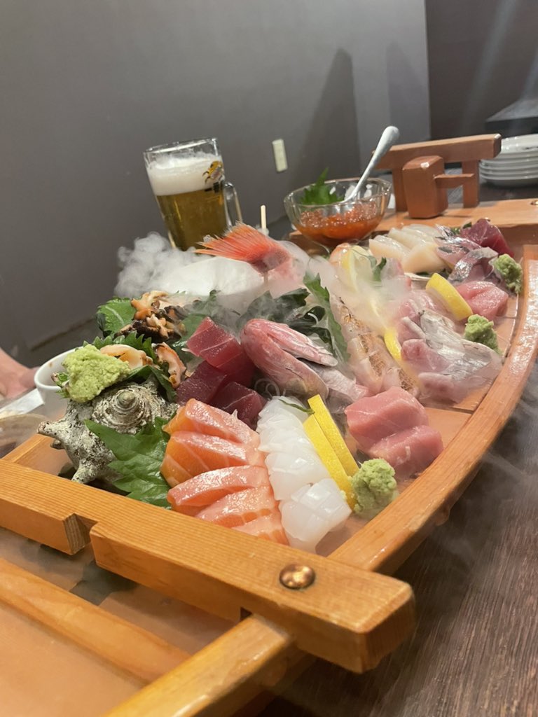 NUWimazine's tweet image. ２日間、遊んで下さった
岐阜サポギラサポの皆さんありがとうございました😃

1日目
1軒目　小倉北区京町
#魚マルシェ　

2軒目　小倉北区船場町
#ジンギスカン　ラムちゃん

３軒目　小倉北区紺屋町
#BARSDR

4軒目　小倉北区魚町
#資さんうどん

#ギラヴァンツ北九州
#FC岐阜